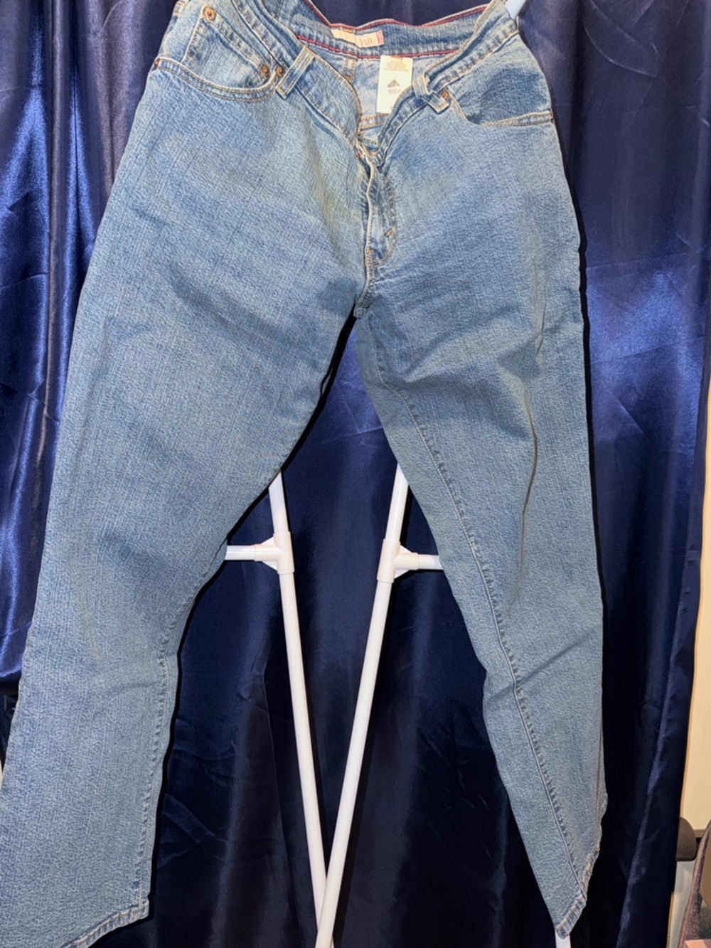 Levi's Men's Light Blue Relaxed Fit Jeans (6-8)